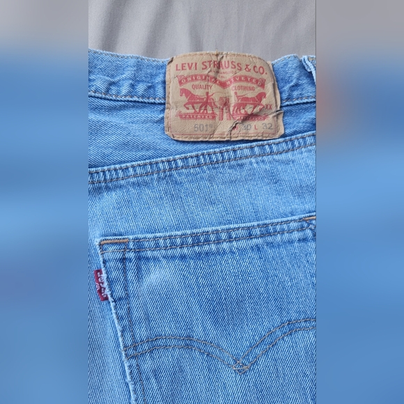 Levi's 501 Shorts - Picture 11 of 16